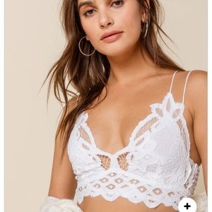 Free People NEW never worn. White🎀🍦